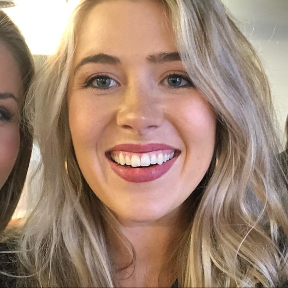 Meet your Posher, Lydia - Picture 1 of 1